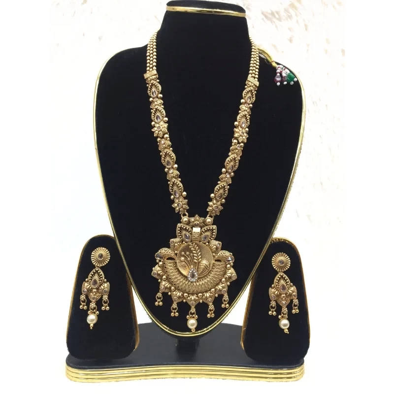 Beautiful Look Amazing Design Necklace Set