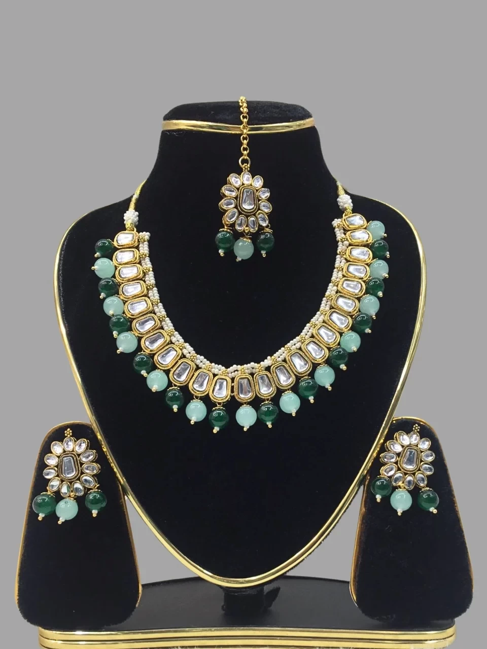 EMERALD PEARL JEWELLERY SET